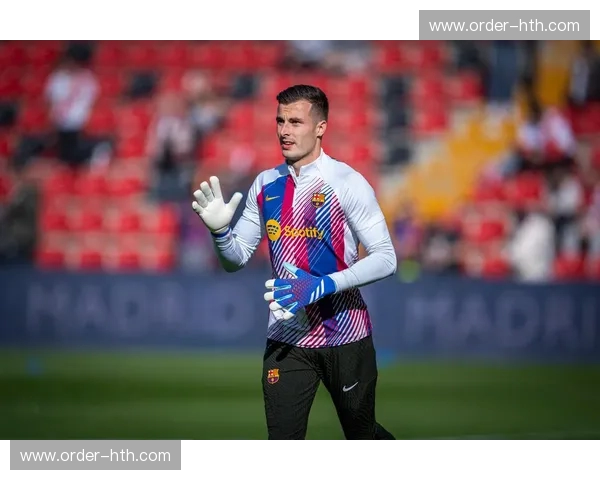 红蓝风暴席卷陶瓷球场：当巴萨的“重金属传控”撞上黄色潜水艇的深海铁壁